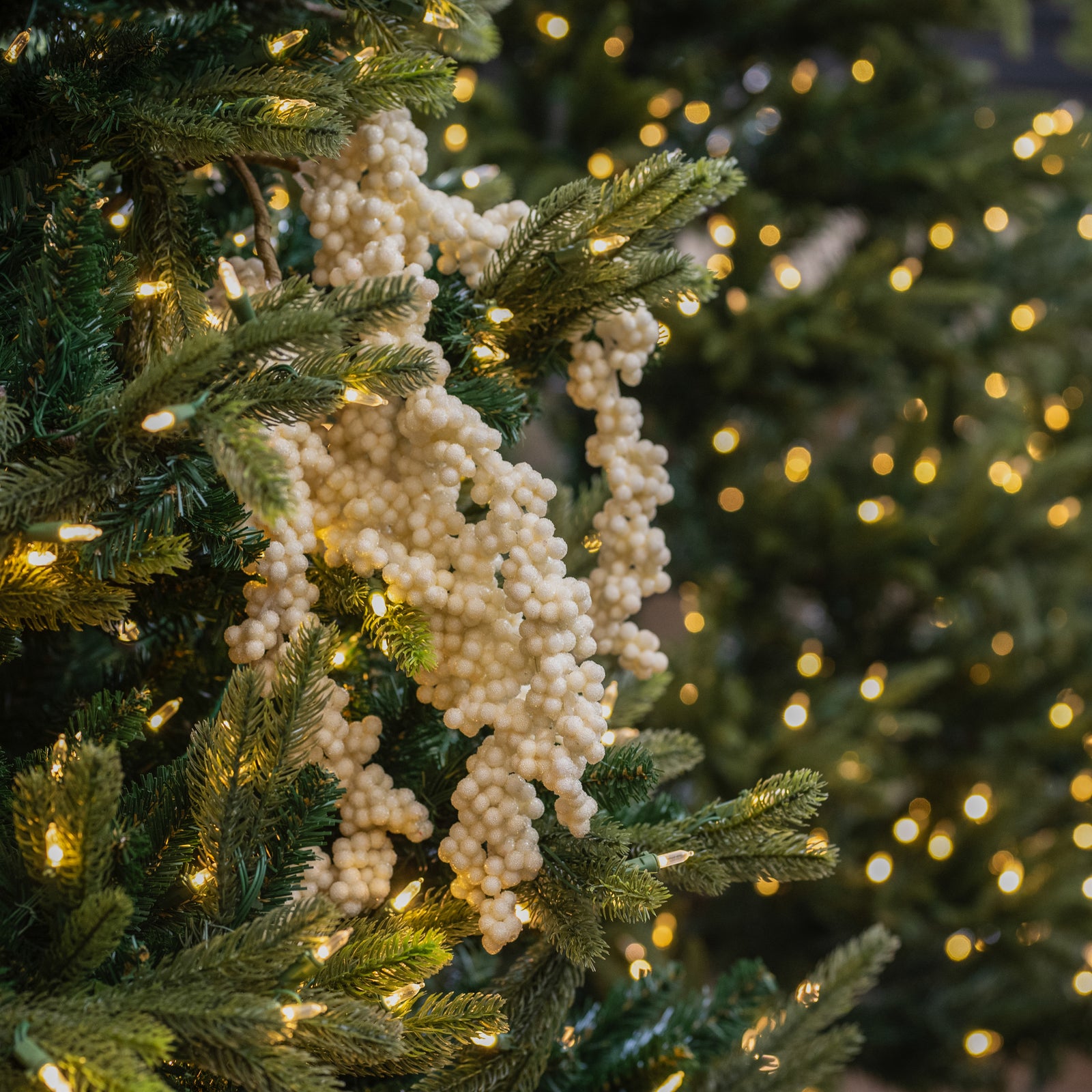 White Berry Hanging Spray 37in