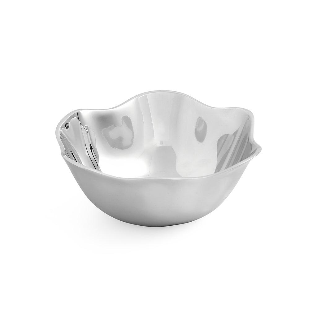 Both practical and stylish, this nesting bowl is perfect for any setting, from a casual picnic to a formal dinner party. With temperature retaining properties of the metal alloy this bowl is ideal for serving warm and cold dishes. 