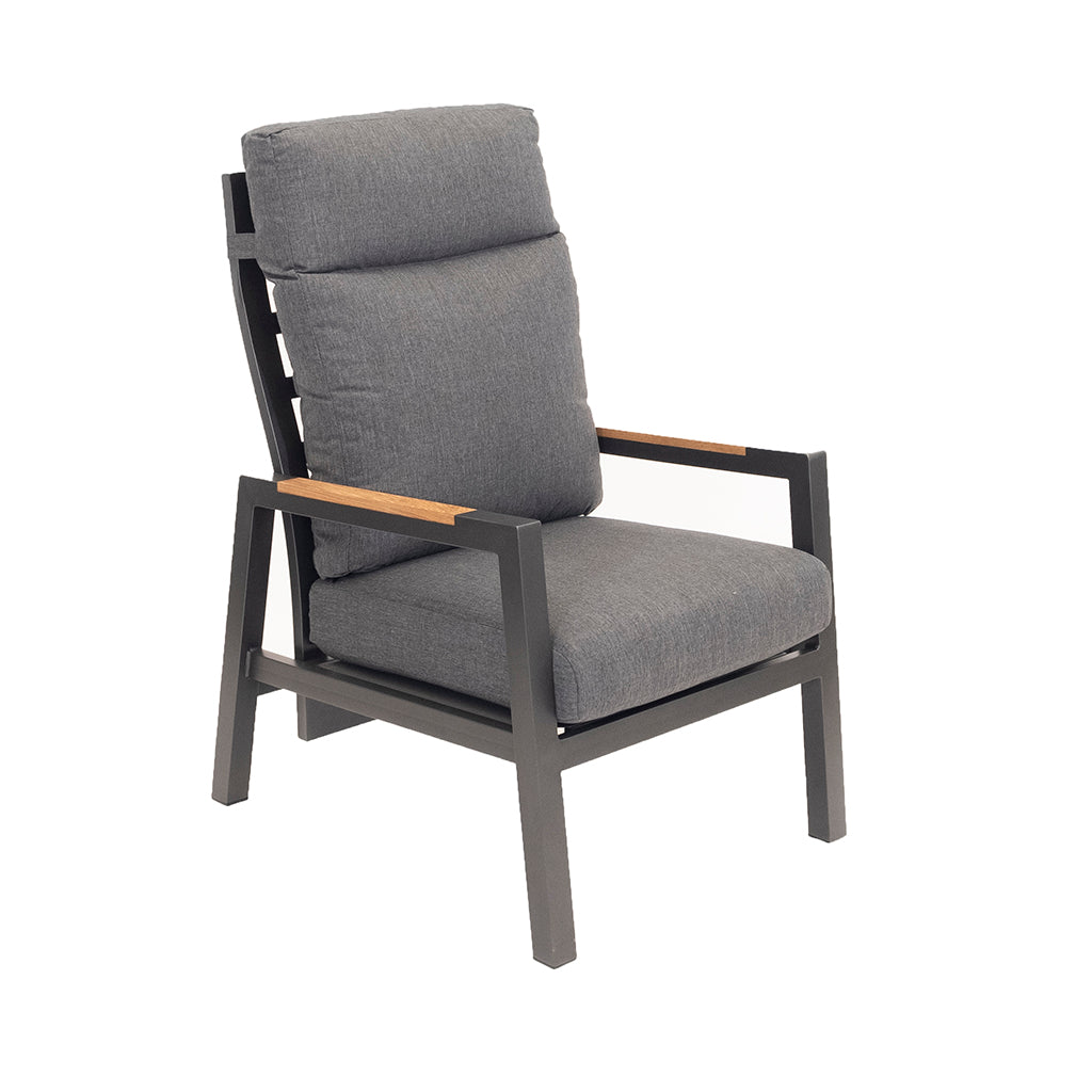 Unwind in style with this cozy and chic 5 piece furniture set. Bring a touch of luxury and functionality to your outdoor space.