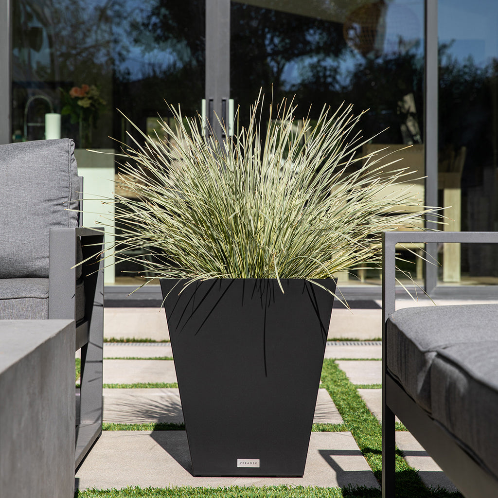 Nobleton Planter 18" Black