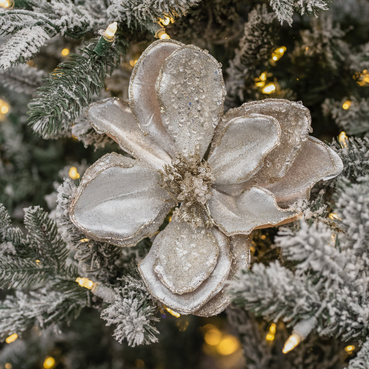 Magnolia Stem Ivory 22.5"