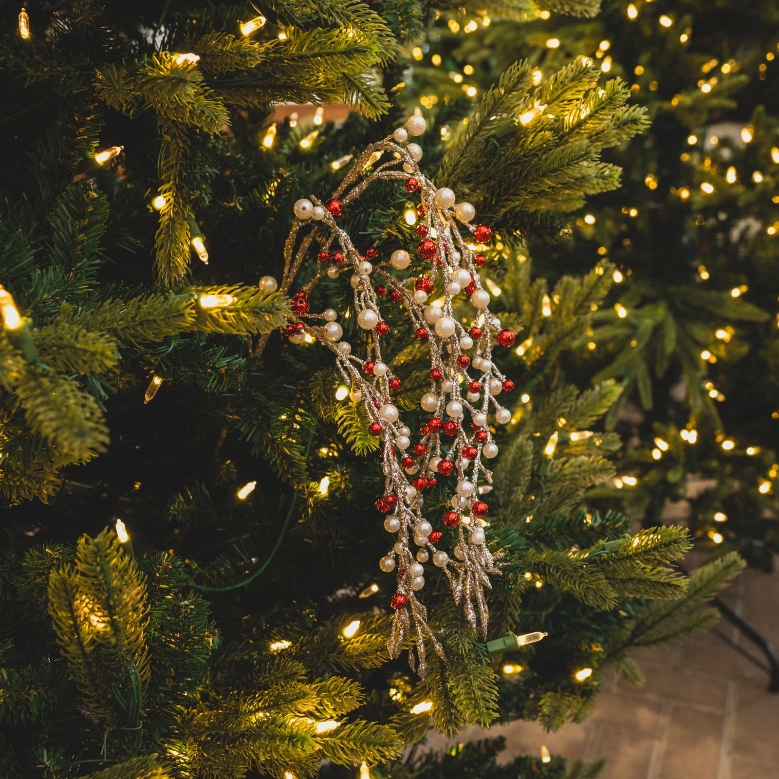 Sleigh Bell Red Pine Drip 26"