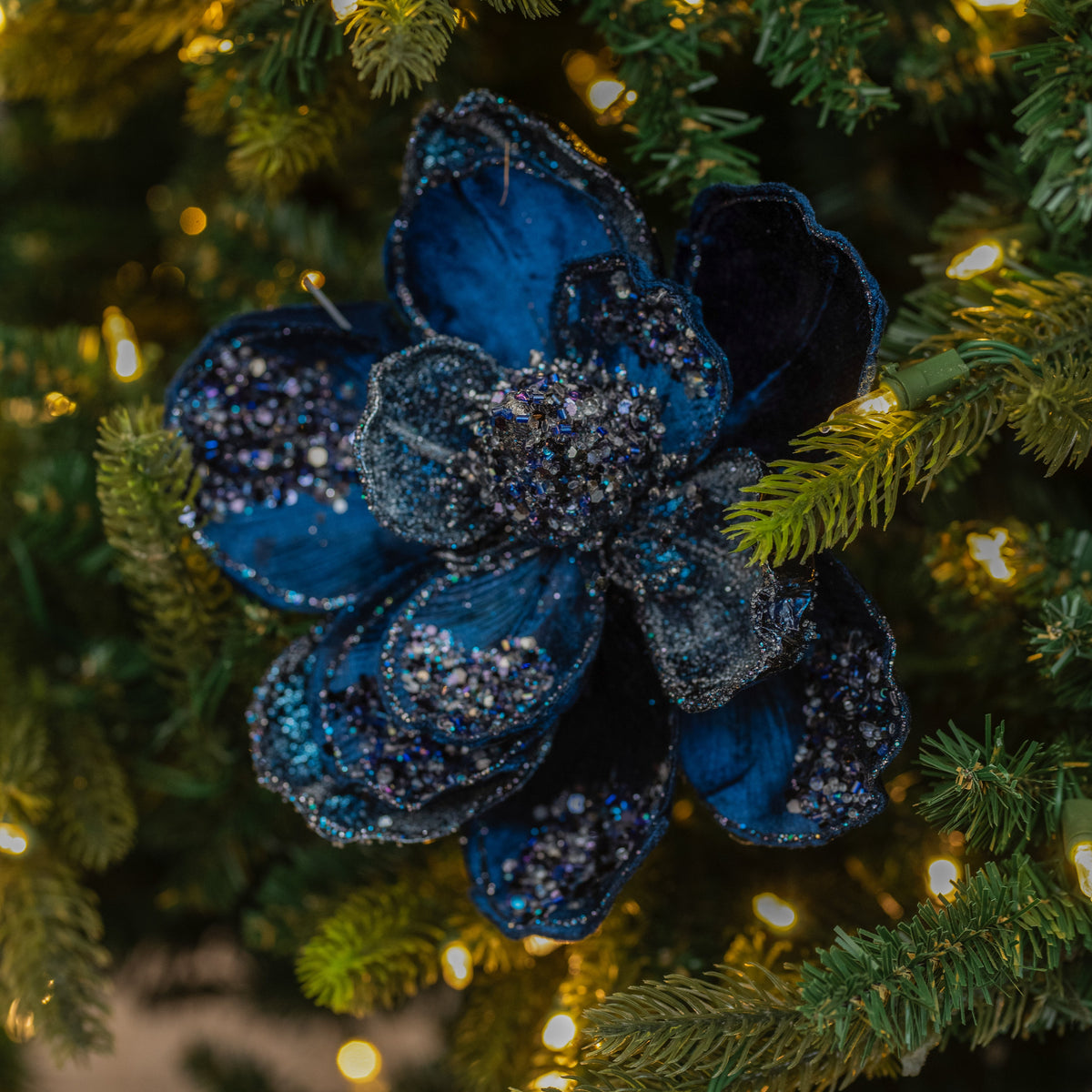 Velvet Magnolia Stem Blue 28"