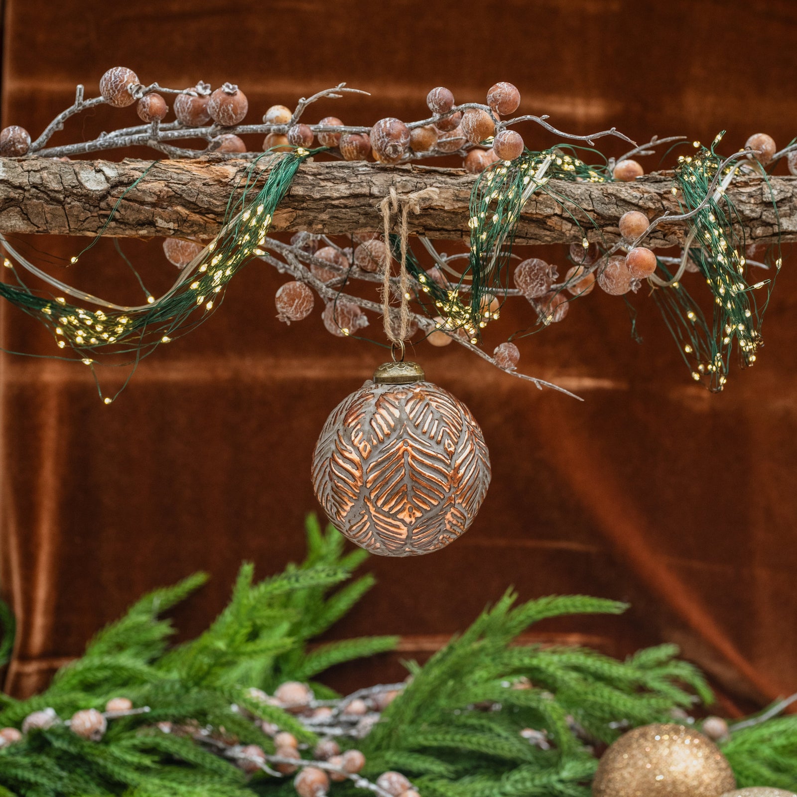 Glass Highlands Ball Ornament 4"