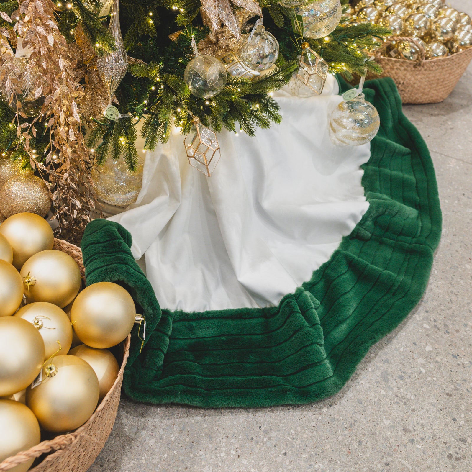 White Velvet Tree Skirt With Emerald Faux Fur Trim