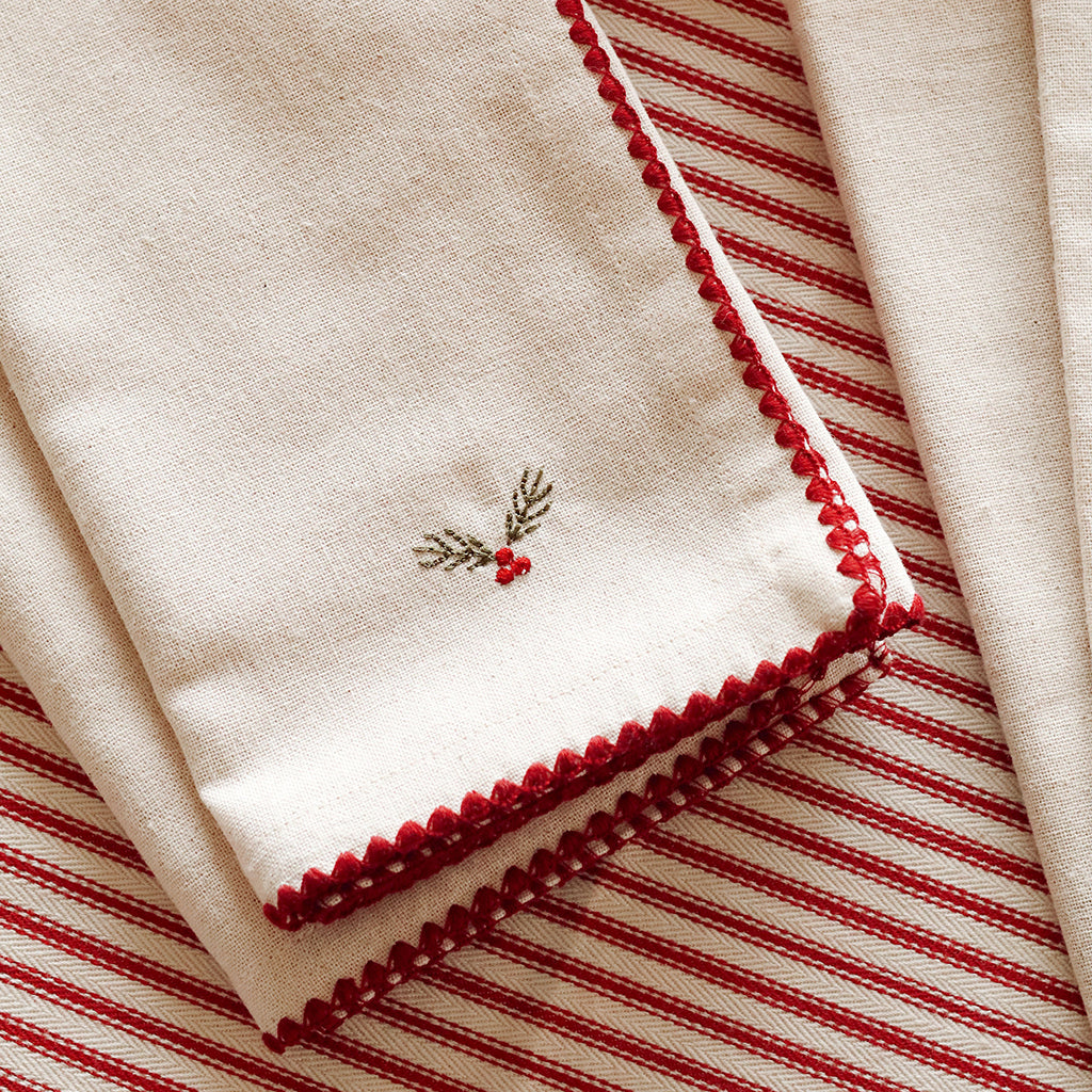 Holly Embroidered Napkins S/4