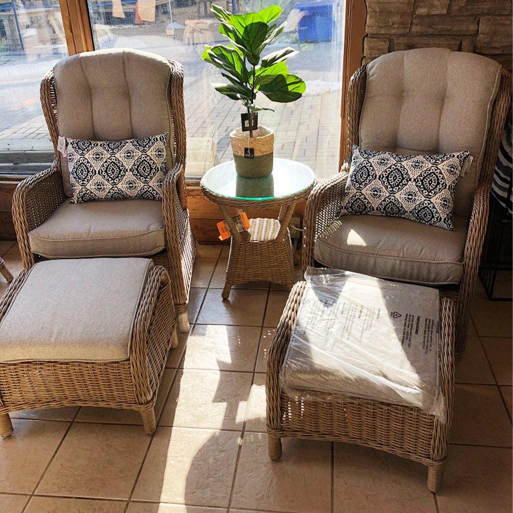 This five-piece chat set features two reclining chairs, two ottomans, and one side table. Each piece is crafted with an aluminum frame in Driftwood and cushions in Linen. The reclining chairs measure 34.6in x 24.8in x 40.5in, the ottomans measure 20in x 19.6in x 14.6in, and the side table measures 19.6in x 21.6in. An Anthracite finish with Dark Grey Cushions is also available.