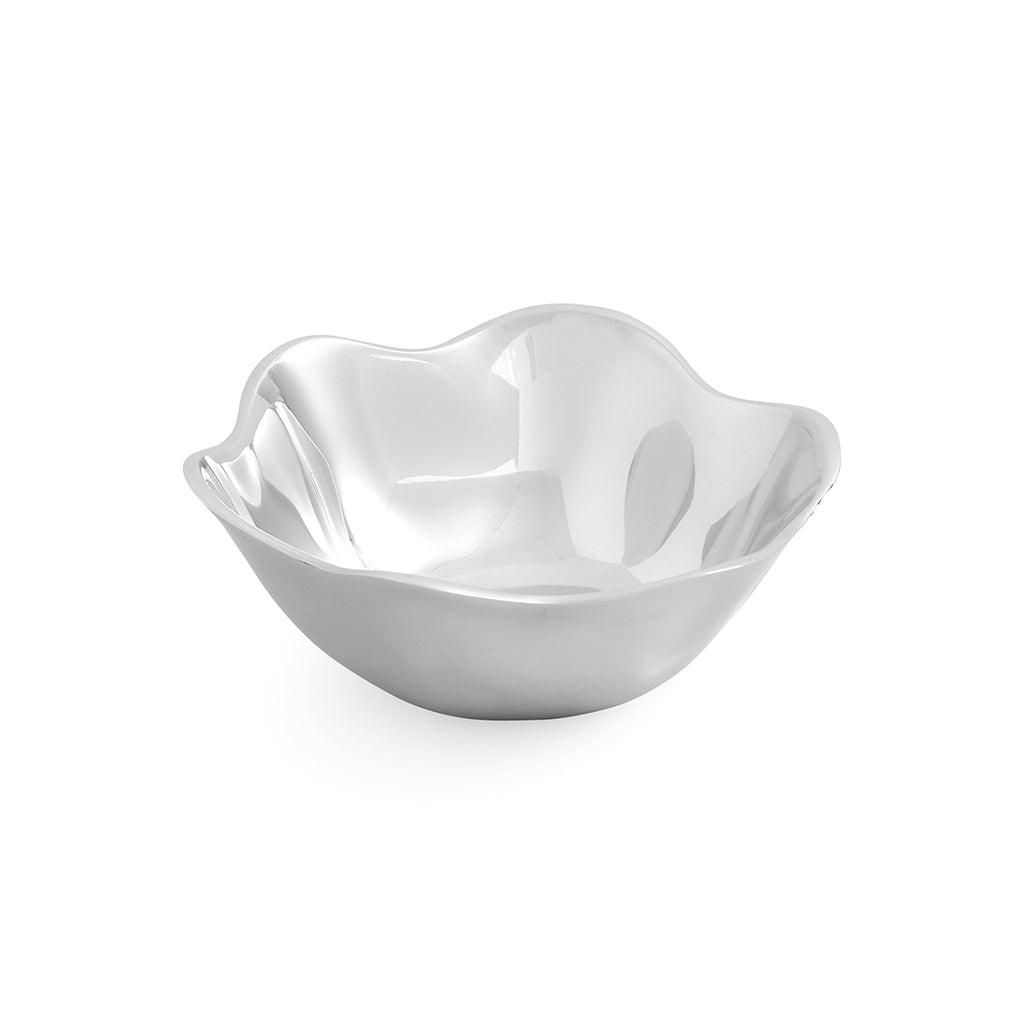 Both practical and stylish, this nesting bowl is perfect for any setting, from a casual picnic to a formal dinner party. With temperature retaining properties of the metal alloy this bowl is ideal for serving warm and cold dishes. 